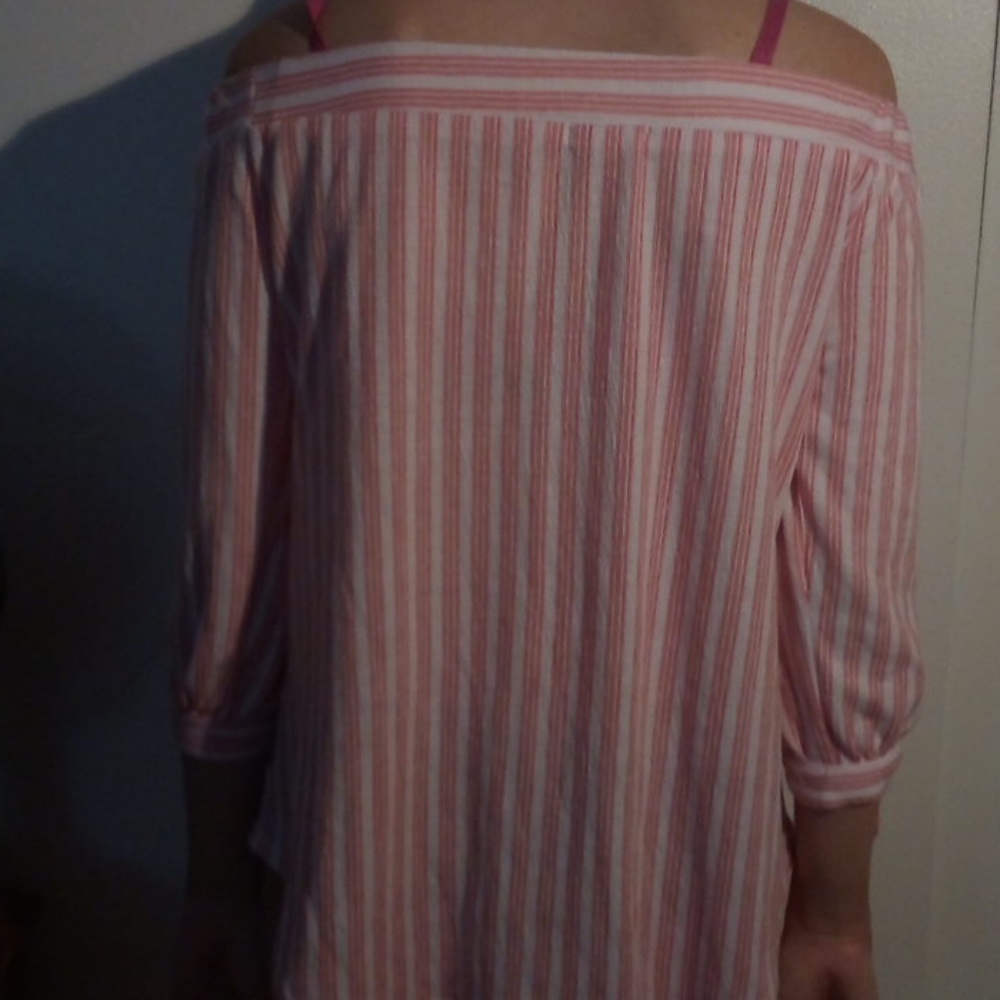 Top - Picture 2 of 3